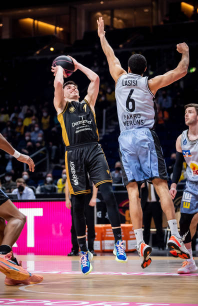 足球不仅仅 足球不仅仅