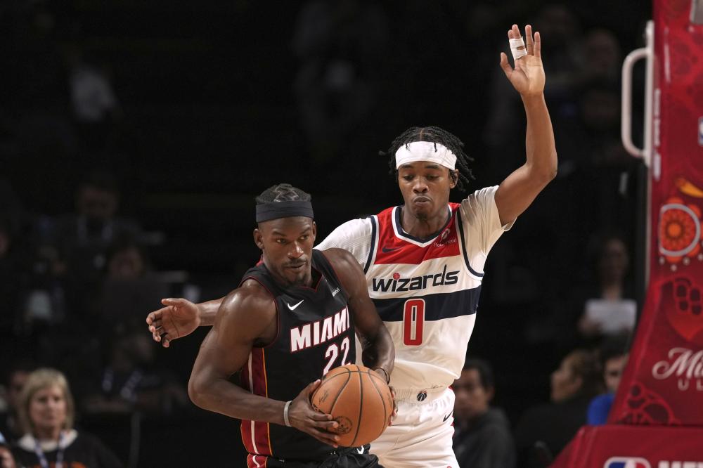 在篮下的 在篮下的