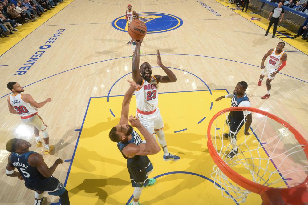 八村塁篮下 八村塁篮下